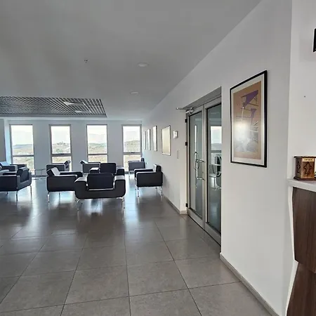 ホテル Dorana Lefkosa *